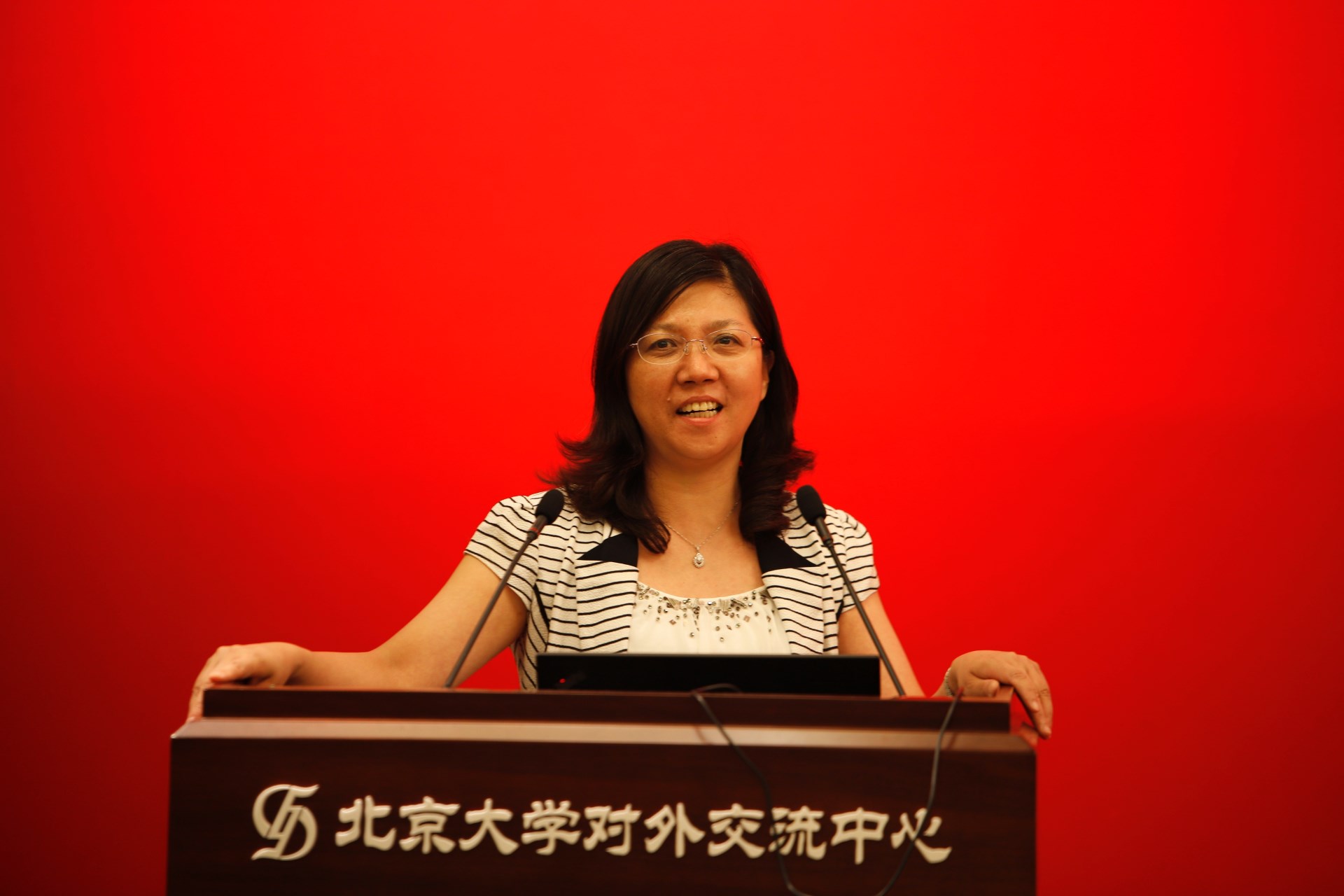 20180703调教视频
计算社会科学研究中心成立大会暨学术研讨会举行02 - 副本1.jpg